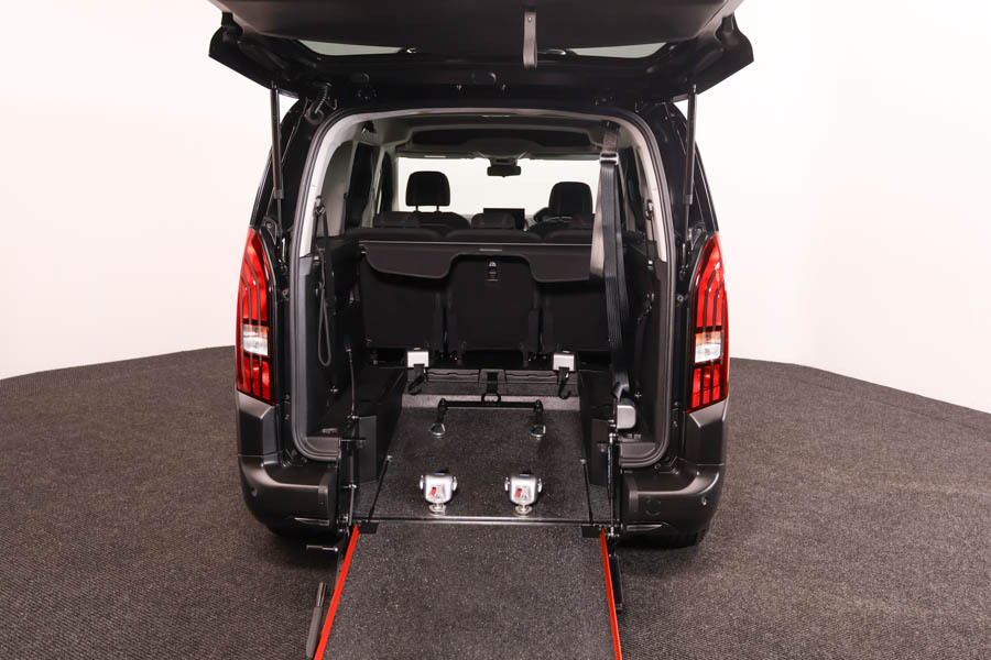 Peugeot e-Rifter 100Kw Allure 50Kwh Black #2