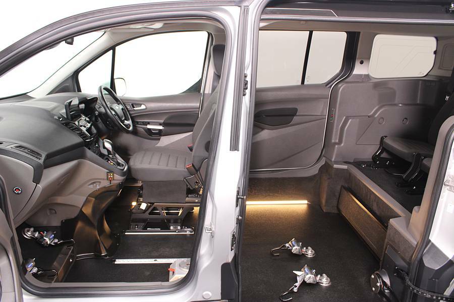 Ford Grand Tourneo Connect 1.5 Tdci Titanium Up Front Or Switch Silver #6