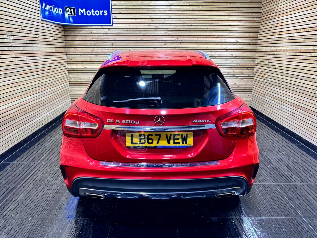 Mercedes-Benz GLA Class 2.1 Gla200d Amg Line Executive Suv 7G LB67VEW Red #5