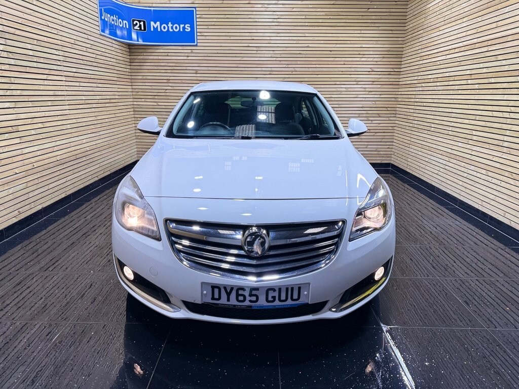 Vauxhall Insignia 2.0 Cdti Ecoflex Sri Nav Hatchback Manu DY65GUU White #2