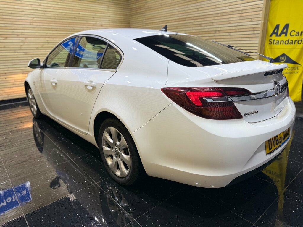 Vauxhall Insignia 2.0 Cdti Ecoflex Sri Nav Hatchback Manu DY65GUU White #6