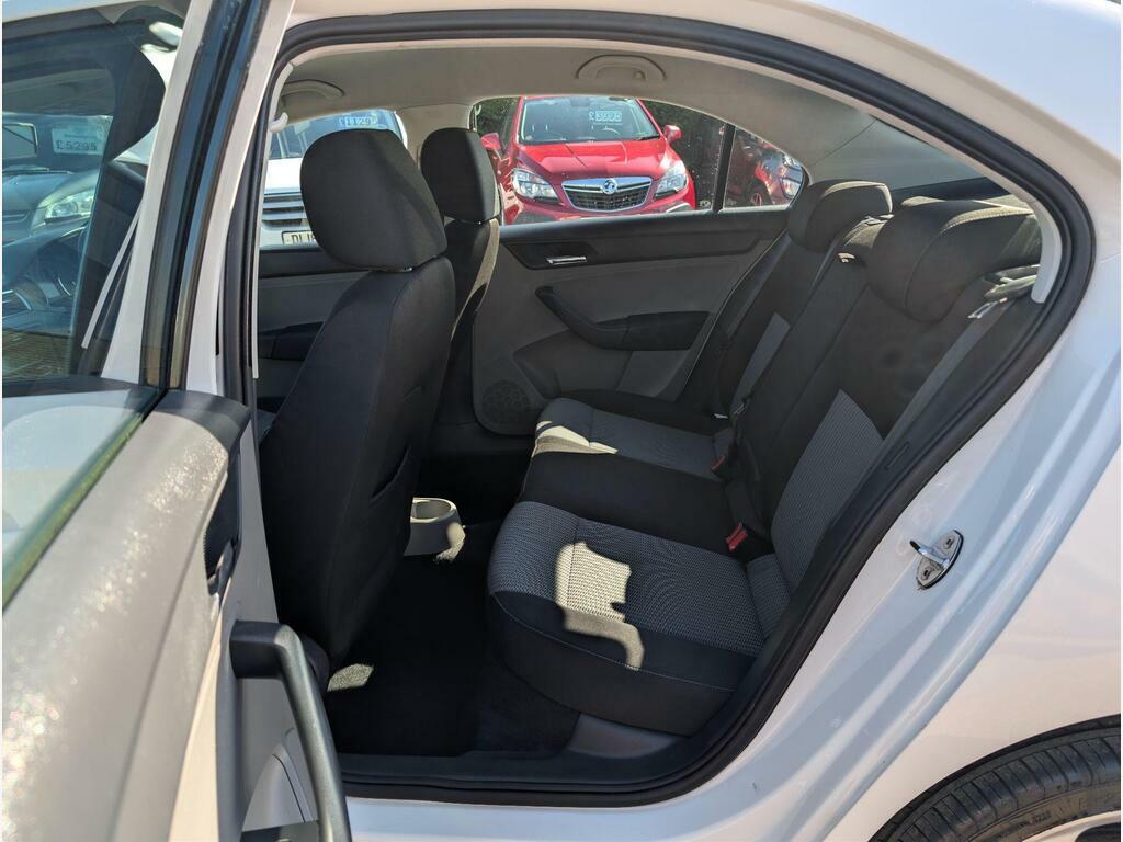 Seat Toledo 1.6 Tdi Cr Se Hatchback White #28