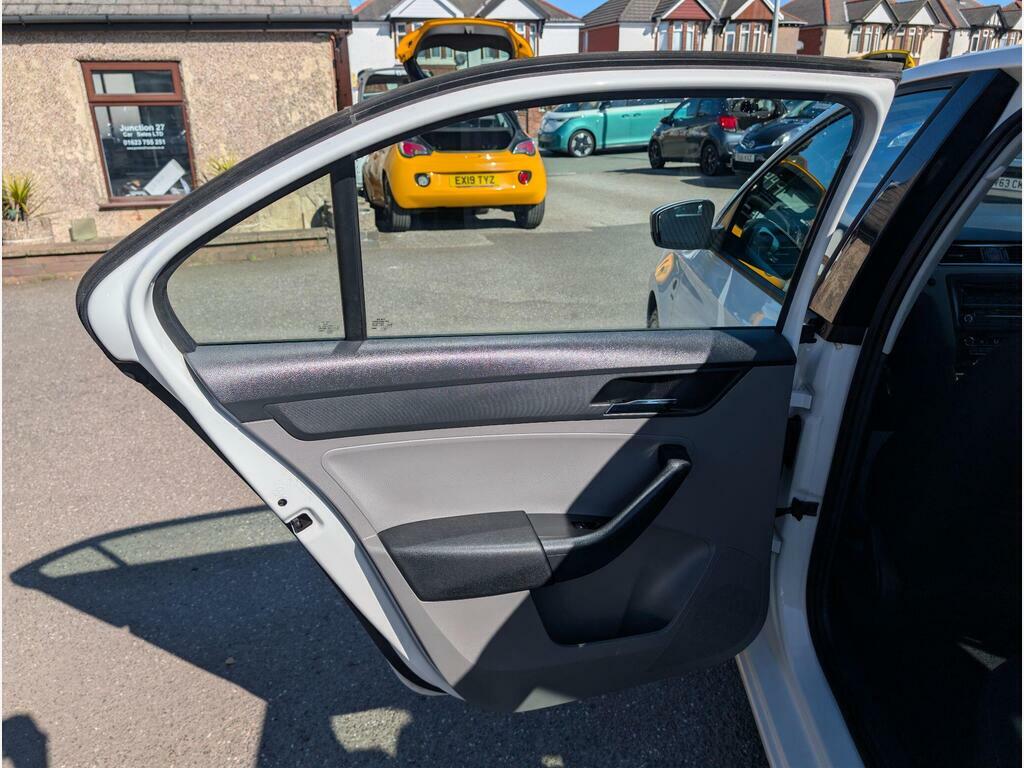 Seat Toledo 1.6 Tdi Cr Se Hatchback White #30
