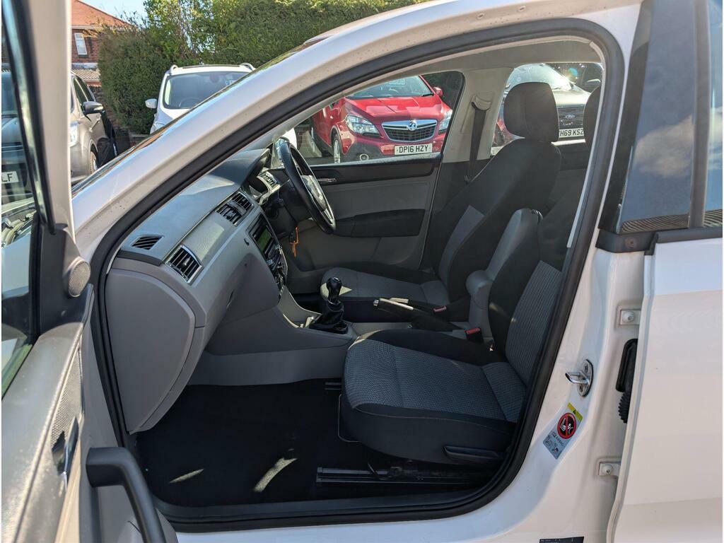 Seat Toledo 1.6 Tdi Cr Se Hatchback White #33