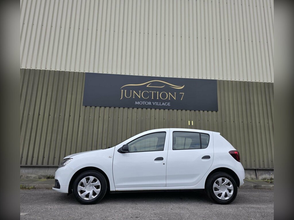 Dacia Sandero 1.0 Sce Essential Euro 6 SH20FTX White #4