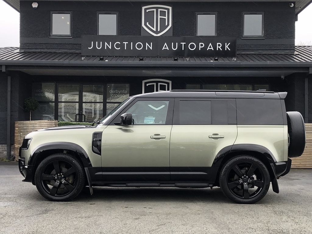 Land Rover Defender 110 D250 Mhev Hse MA23HYO Green #4