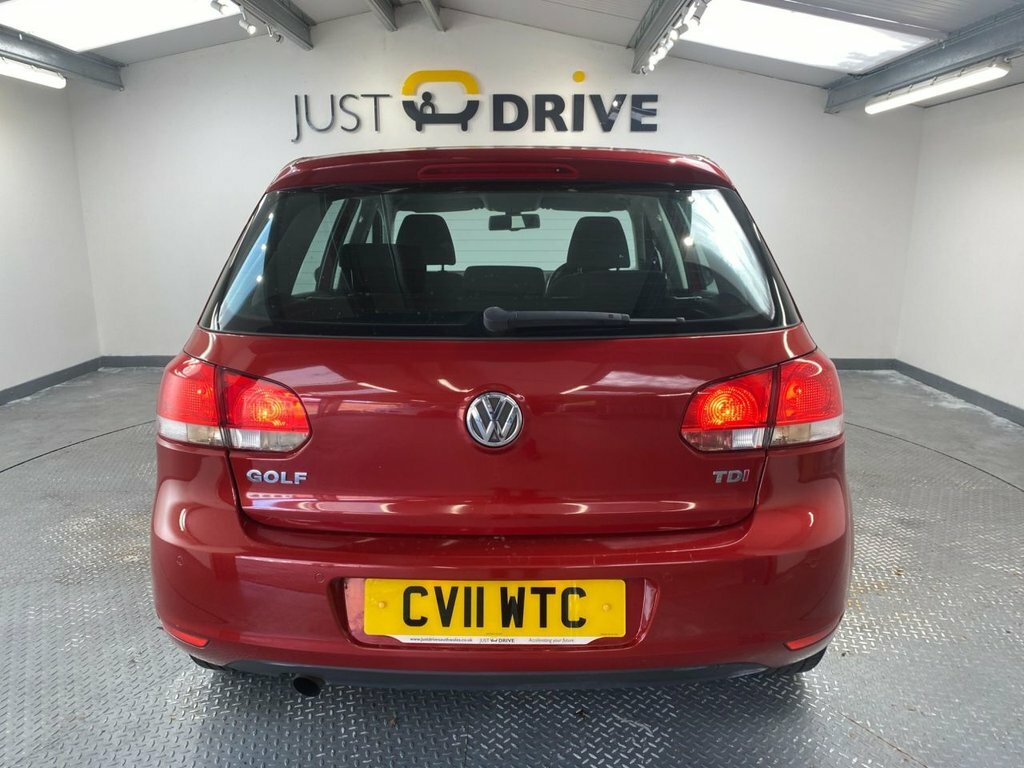 Volkswagen Golf 1.6L Match CV11WTC Red #4