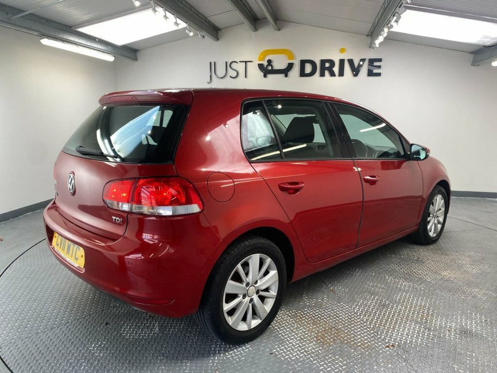 Volkswagen Golf 1.6L Match CV11WTC Red #5