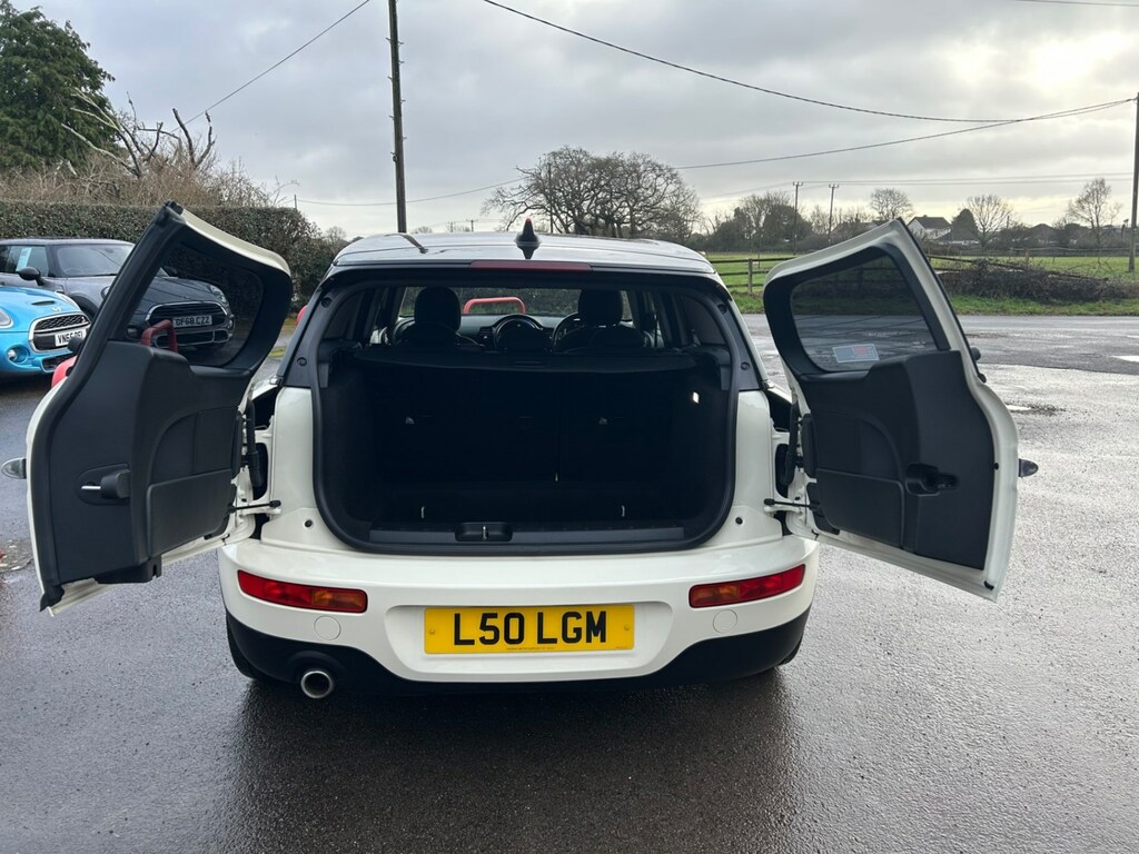 Mini Clubman 1.5 Cooper Classic 6Dr GJ70VWY White #5