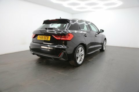 Audi A1 1.0 Tfsi 30 FH19ECD Black #4