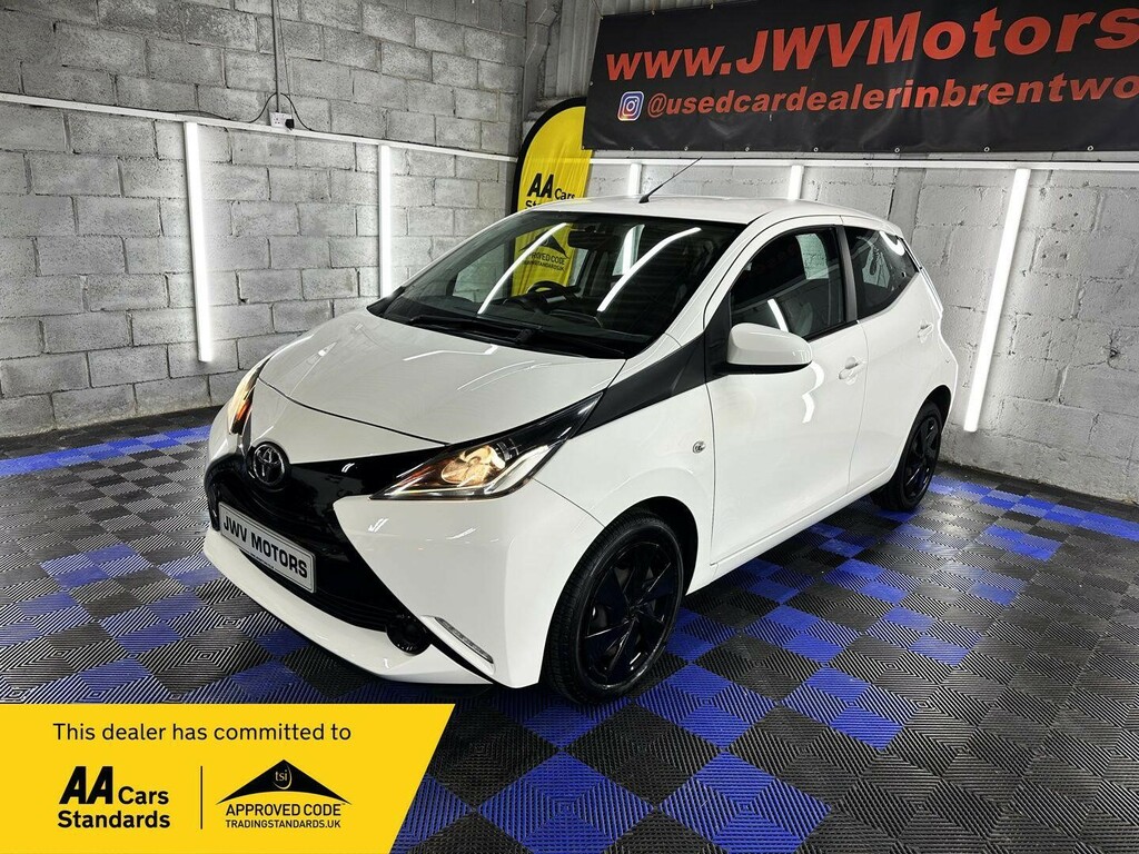 Toyota Aygo 1.0 Vvt-i X-play X-shift Euro 5 Euro 5 White