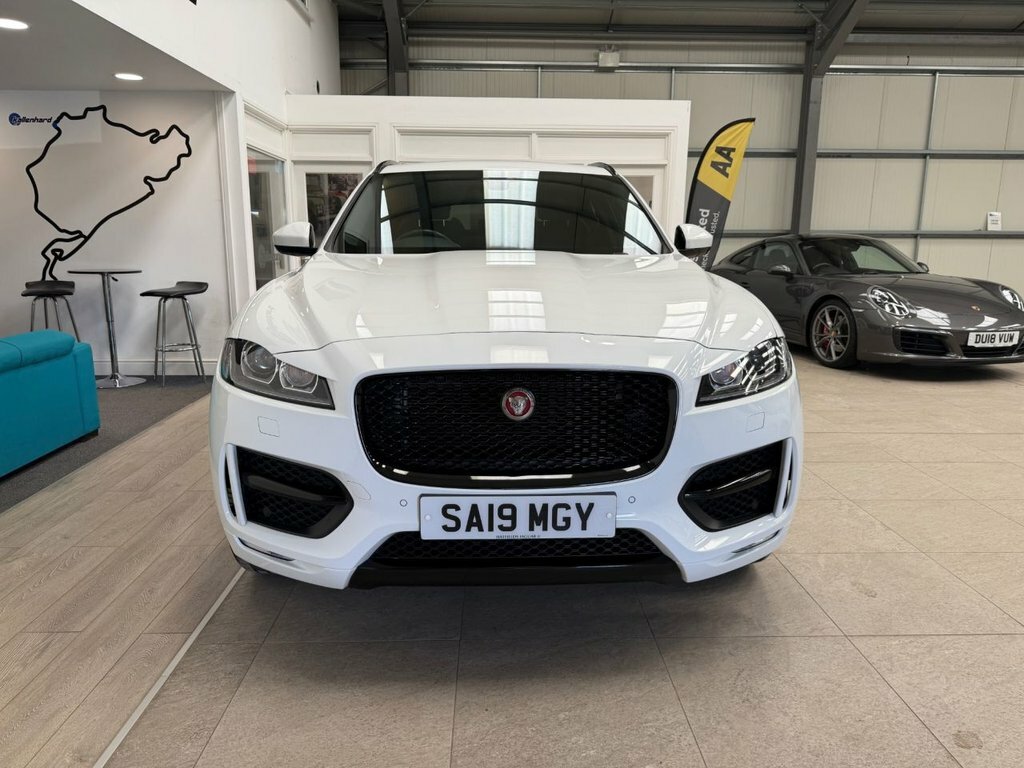 Jaguar F-Pace 2L R-sport White