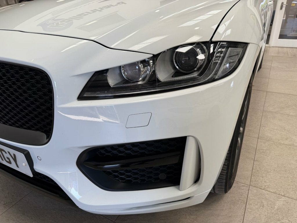 Jaguar F-Pace 2L R-sport White #4