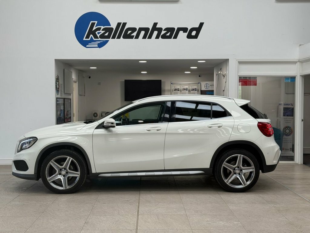 Mercedes-Benz GLA Class 2.1L Amg Line White