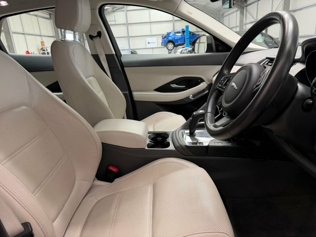 Jaguar E-Pace 2L S PF19LLW Red #4