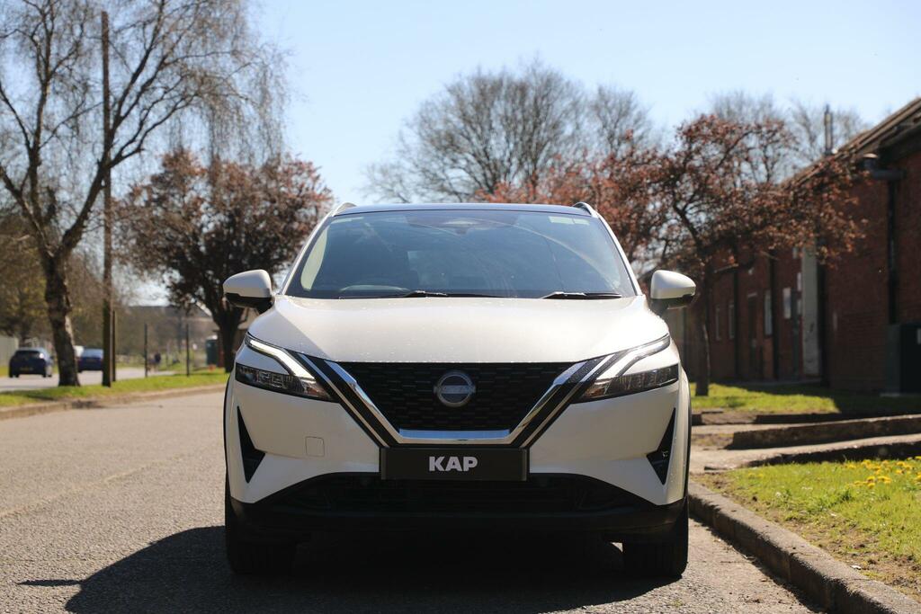 Nissan Qashqai N-connecta 1.3 Dig-t Mhev N-connecta Xtron Euro 6 White #2