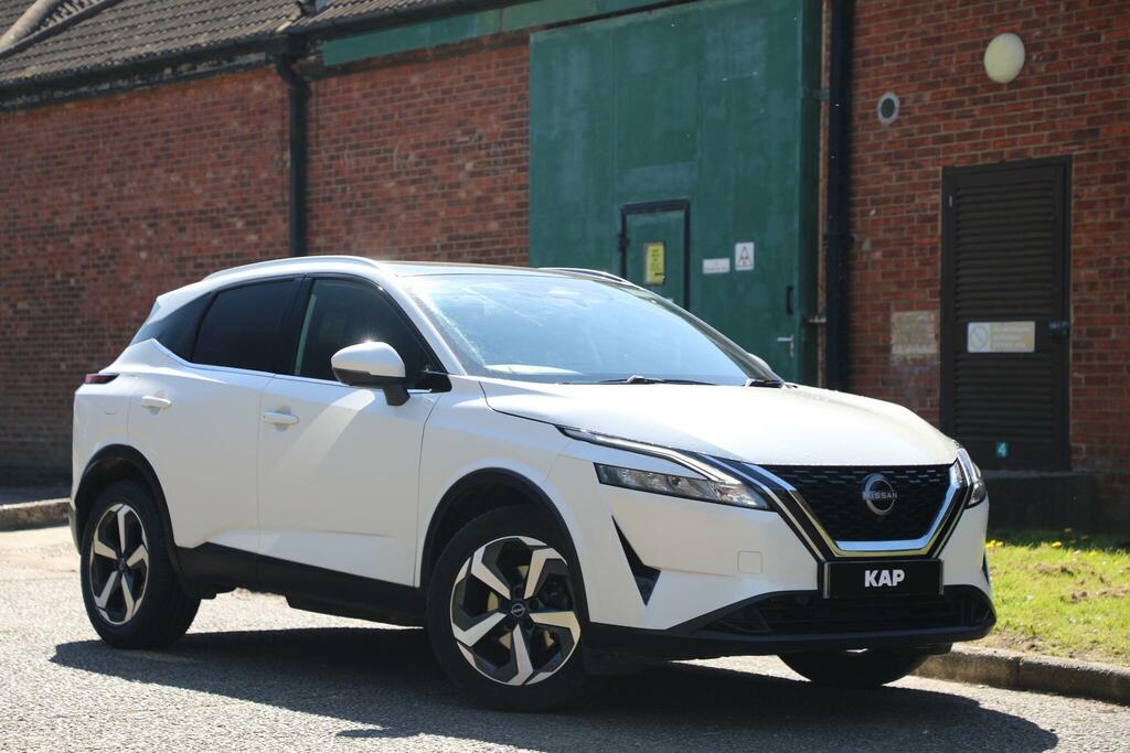 Nissan Qashqai N-connecta 1.3 Dig-t Mhev N-connecta Xtron Euro 6 White