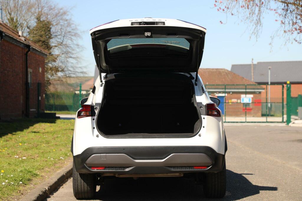 Nissan Qashqai N-connecta 1.3 Dig-t Mhev N-connecta Xtron Euro 6 White #6