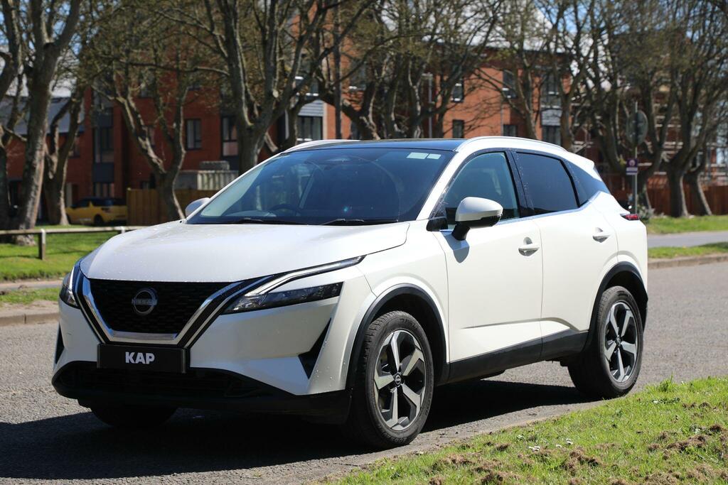 Nissan Qashqai N-connecta 1.3 Dig-t Mhev N-connecta Xtron Euro 6 White #3