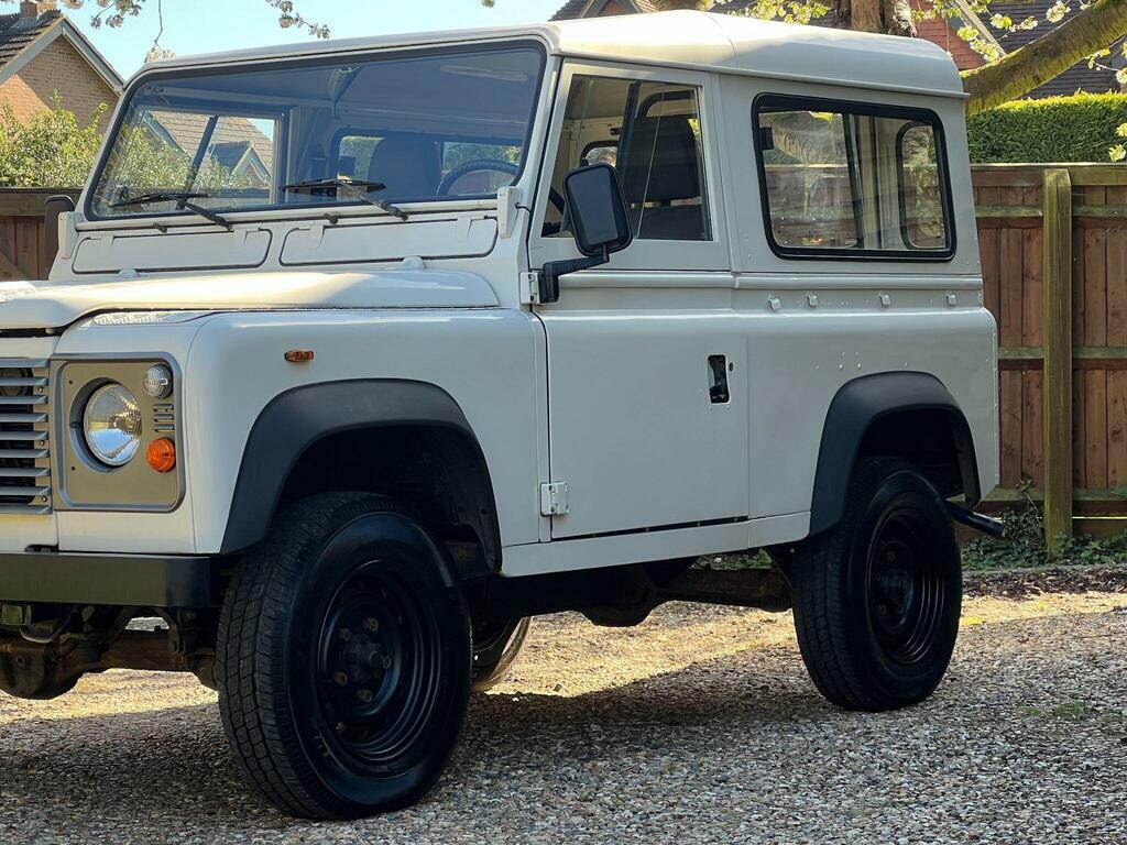 Land Rover Defender 90 Diesel White #4