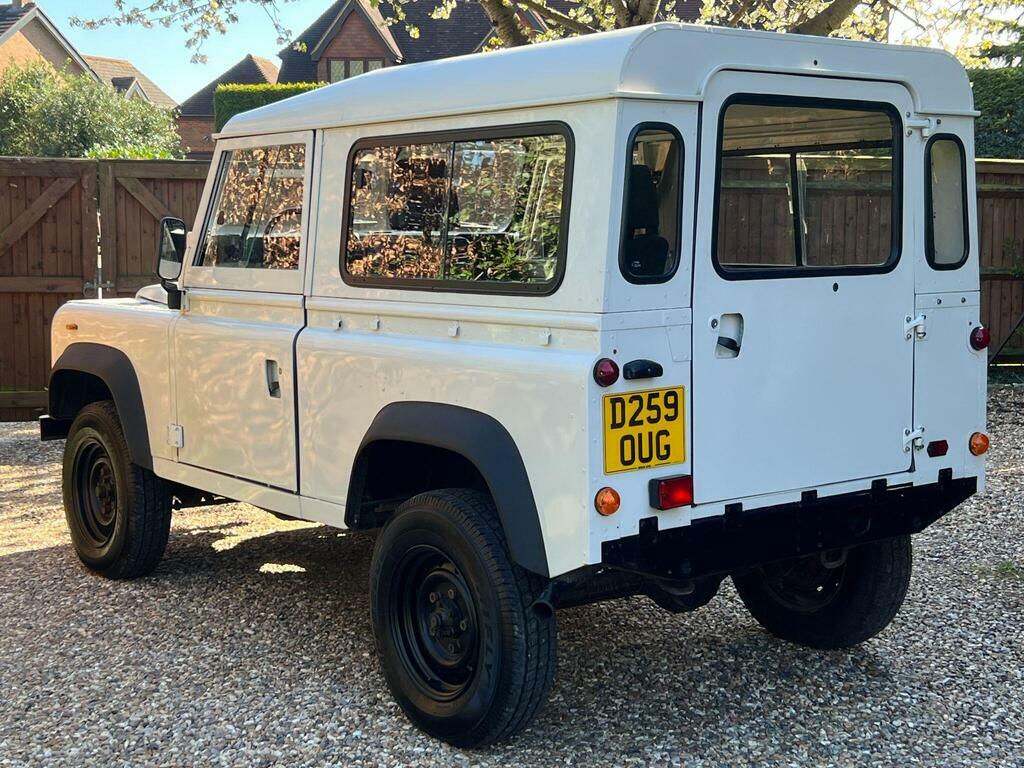 Land Rover Defender 90 Diesel White #6