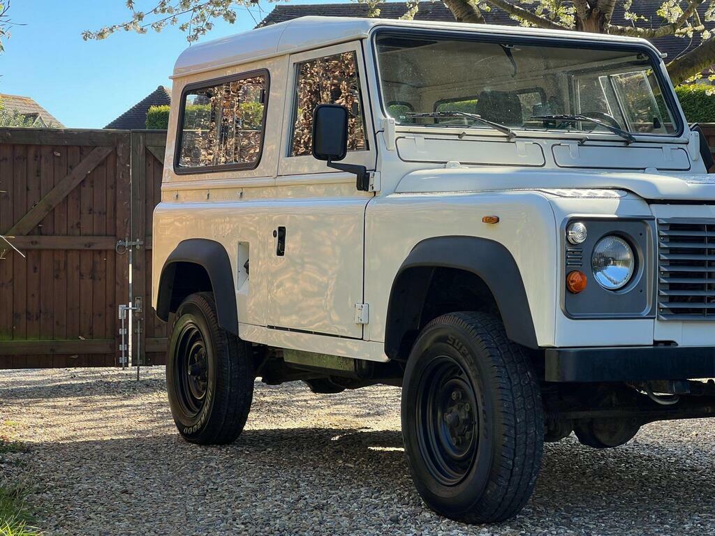 Land Rover Defender 90 Diesel White #3