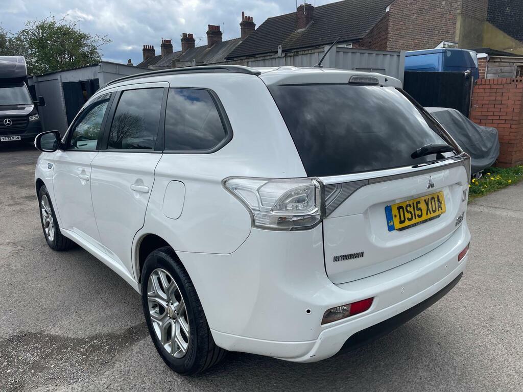 Mitsubishi Outlander 2.0H 12Kwh Gx3h Cvt 4Wd Euro 5 S S DS15XOA White #4