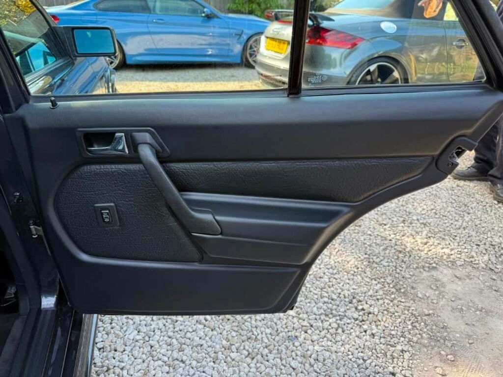 Mercedes-Benz 190 E 2.0 2.0 E 2.0 Silver #27