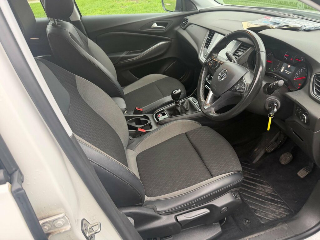 Vauxhall Grandland X 1.2 Turbo Business Edition Nav Euro 6 Ss DY71FMZ White #4