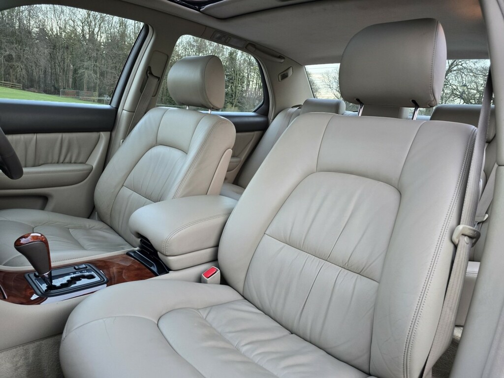 Lexus LS Saloon Black #54