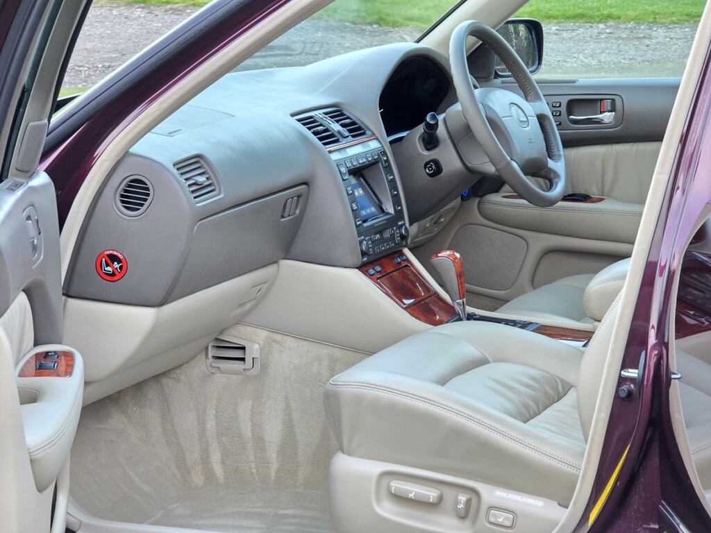 Lexus LS Saloon Black #51