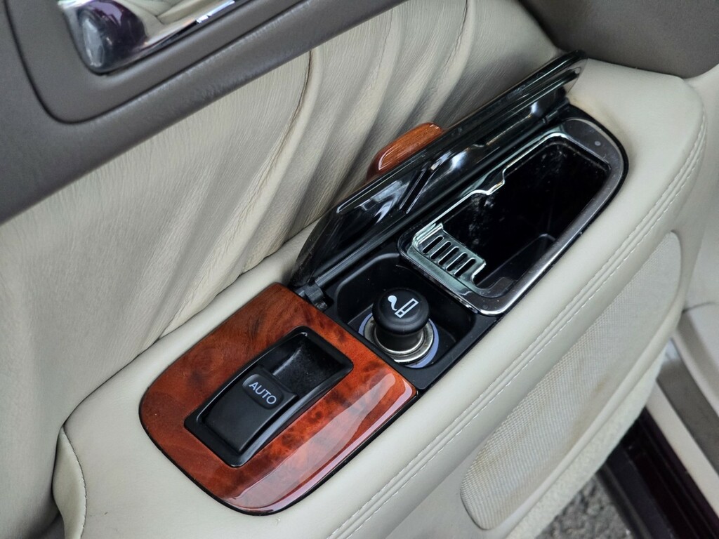 Lexus LS Saloon Black #64