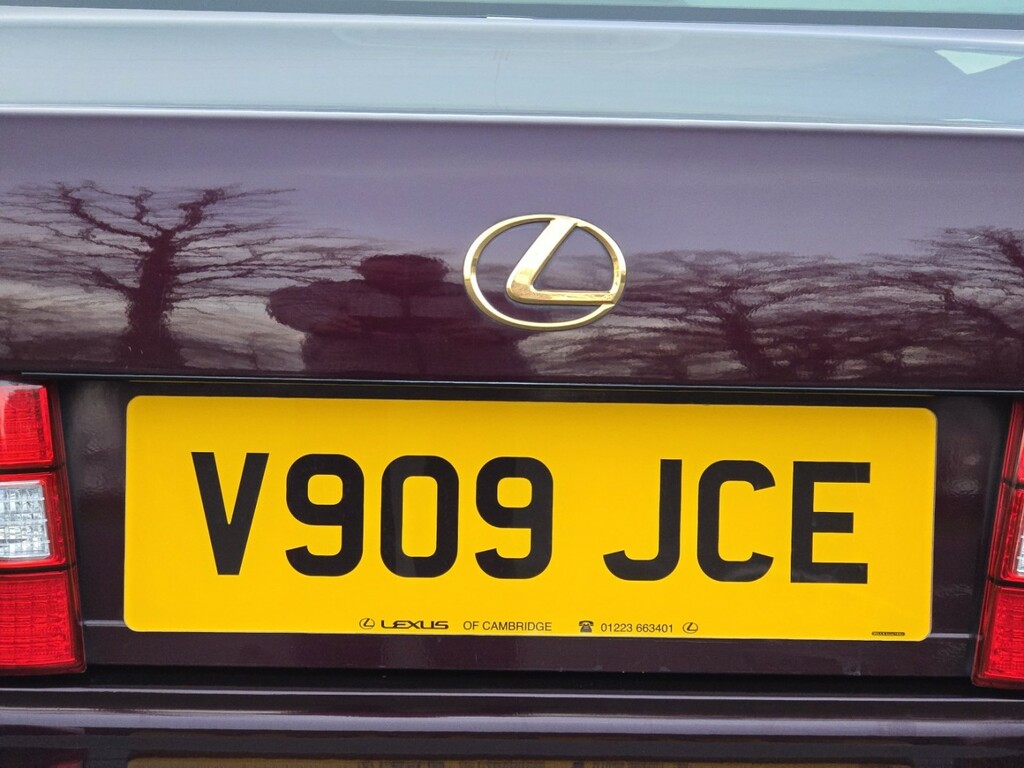Lexus LS Saloon Black #45