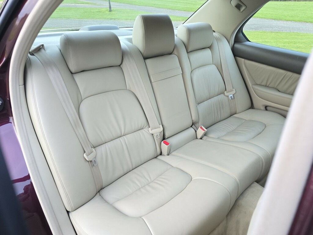 Lexus LS Saloon Black #27