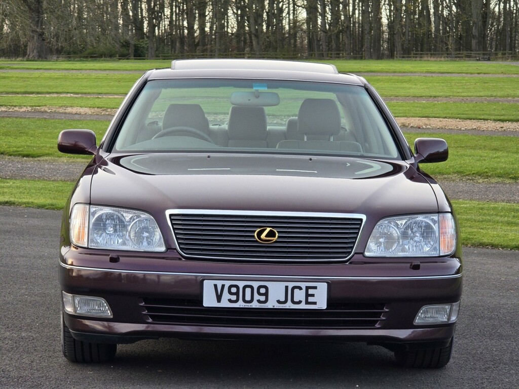 Lexus LS Saloon Black #9