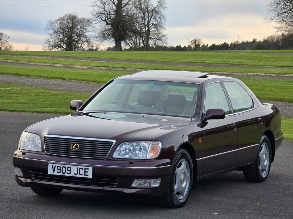 Lexus LS Saloon Black #15