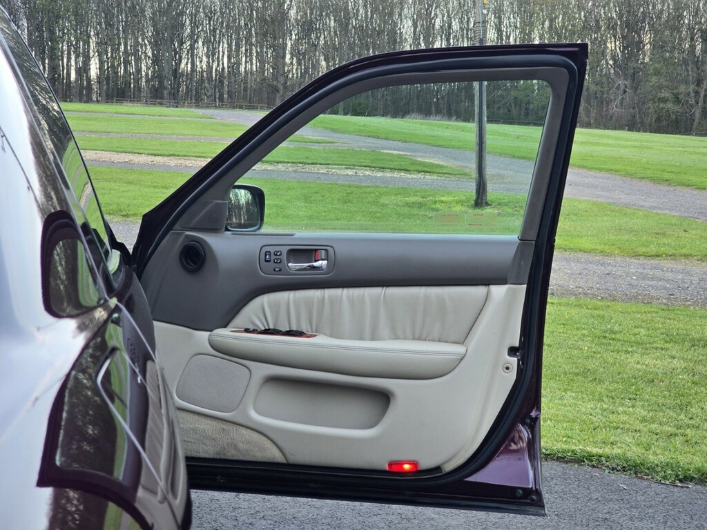 Lexus LS Saloon Black #69