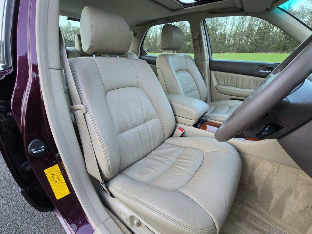 Lexus LS Saloon Black #33