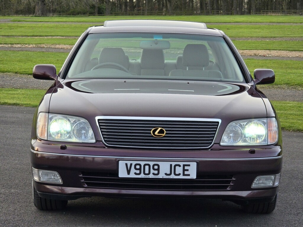 Lexus LS Saloon Black #13