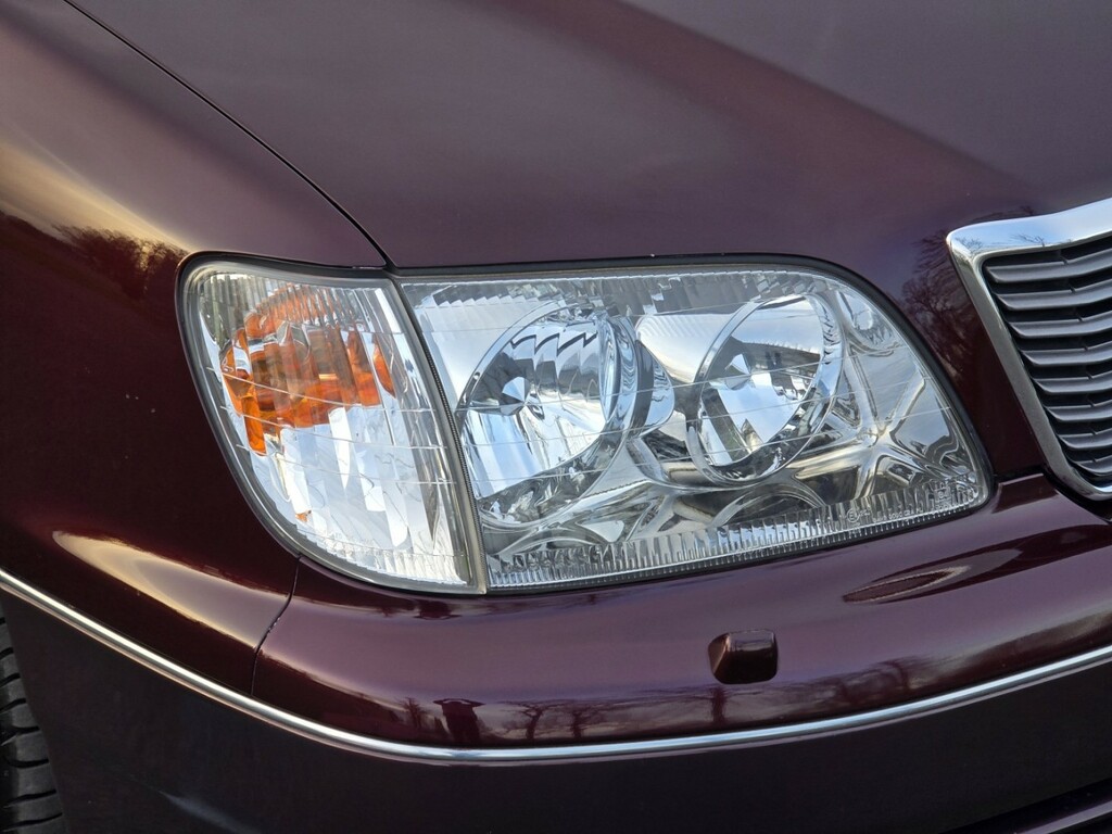 Lexus LS Saloon Black #10