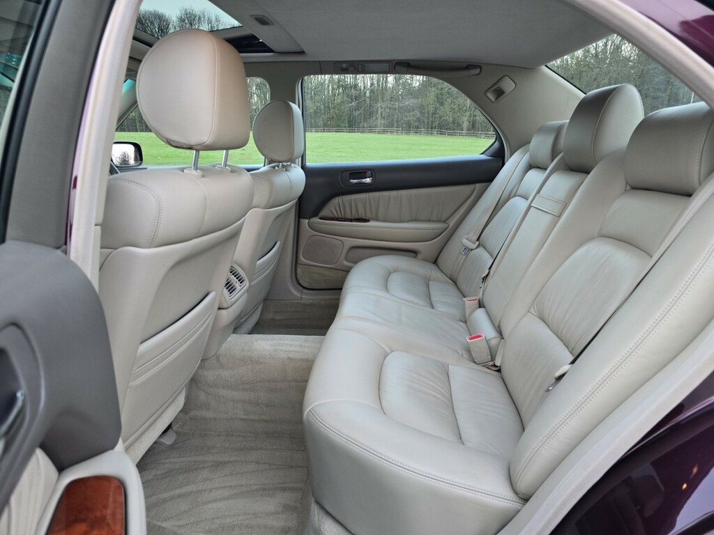 Lexus LS Saloon Black #57