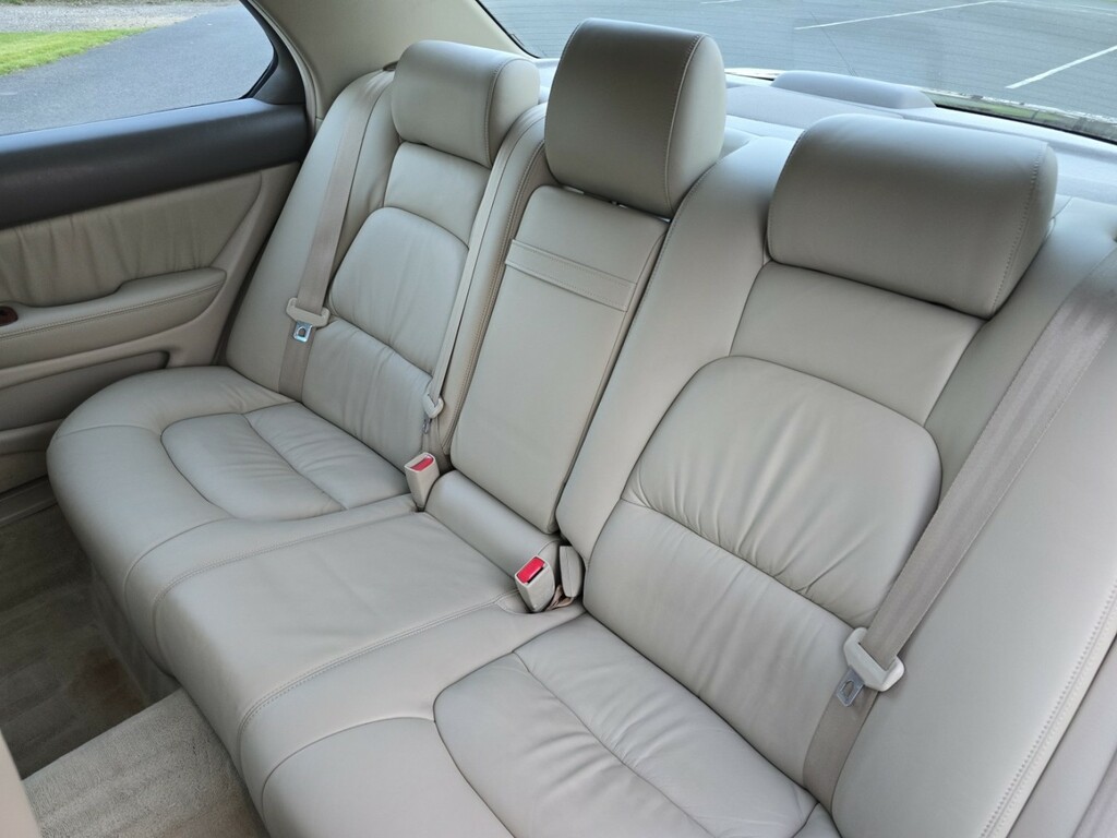 Lexus LS Saloon Black #59