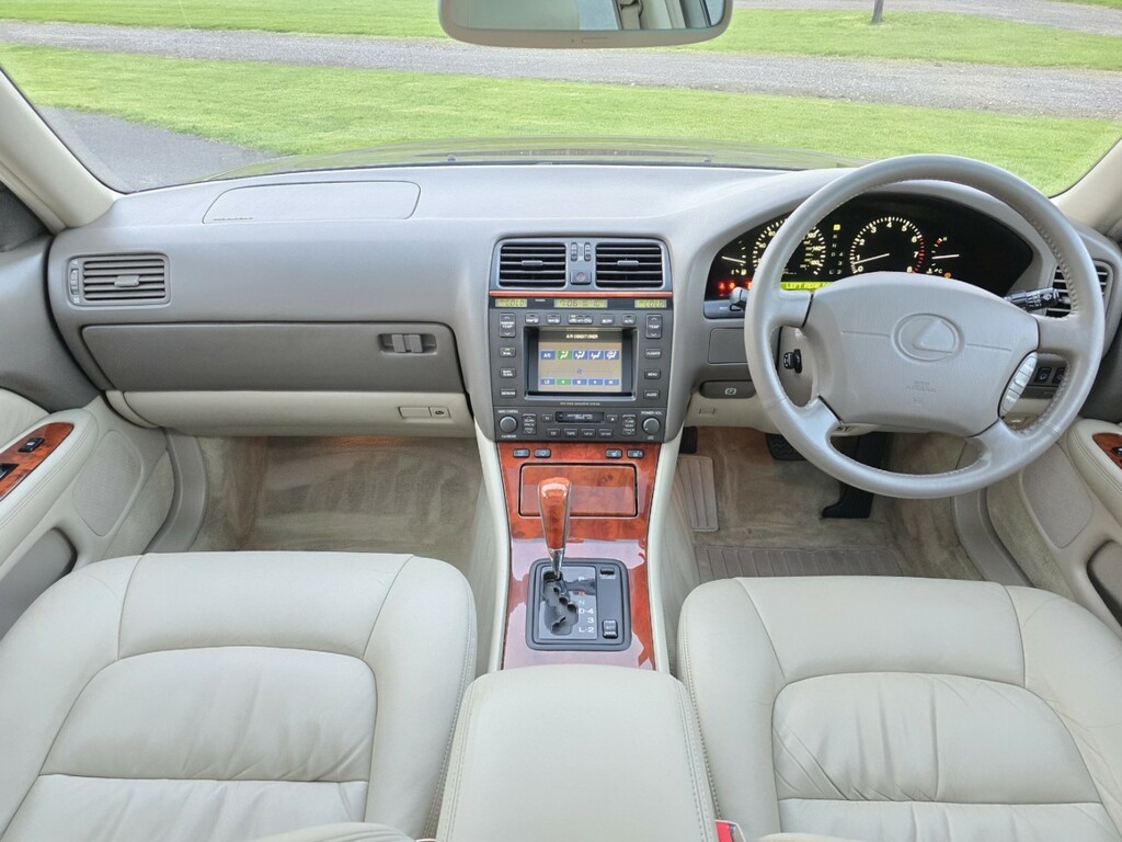 Lexus LS Saloon Black #5
