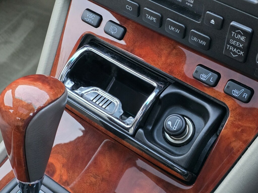 Lexus LS Saloon Black #89