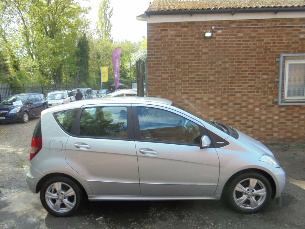 Mercedes-Benz A Class 1.5 A160 Avantgarde Se Cvt Silver #3
