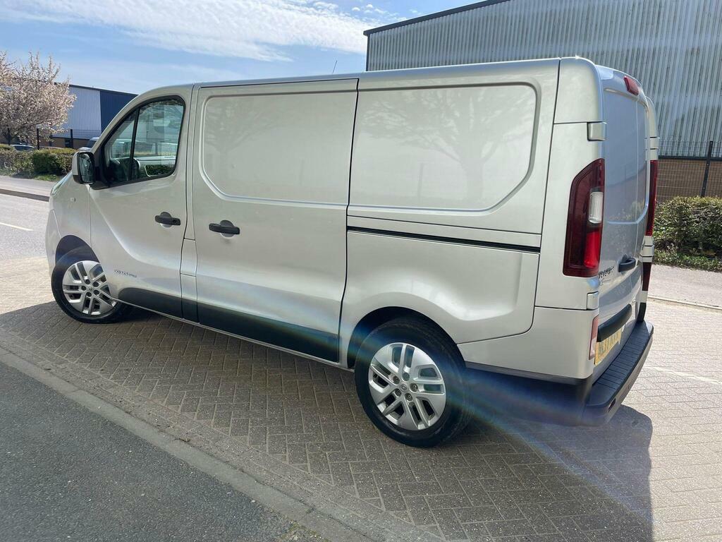 Renault Trafic 1.6 Dci Energy 27 Sport Nav Swb Standard Roof Euro ML17NVN Silver #2
