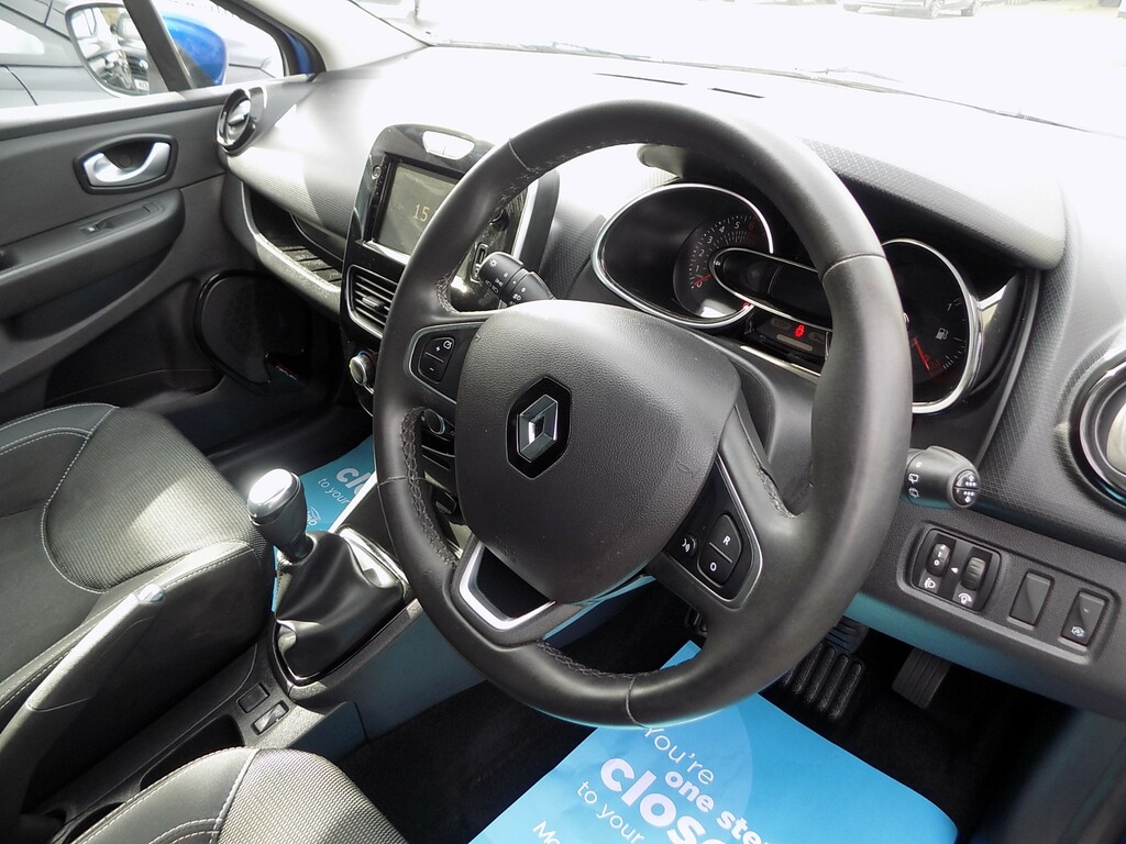 Renault Clio Iconic Tce GL19CKA #2