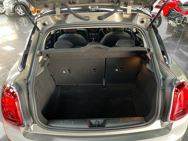 Mini Hatch Cooper Classic Hatchback LL70VFO Silver #4