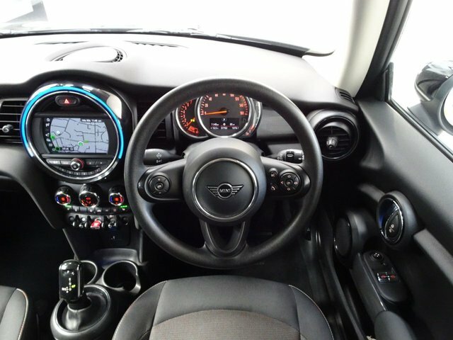 Mini Hatch 1.5 Cooper Classic Hatchback Steptronic HK20EAJ Black #6