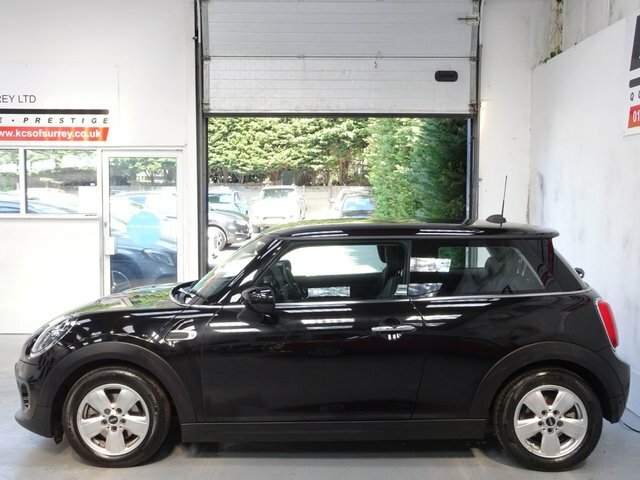 Mini Hatch 1.5 Cooper Classic Hatchback Steptronic HK20EAJ Black #3